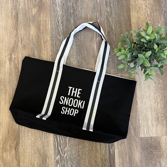 The Snooki Shop Weekend Duffle Bag Purse Satchel - Picture 1 of 4